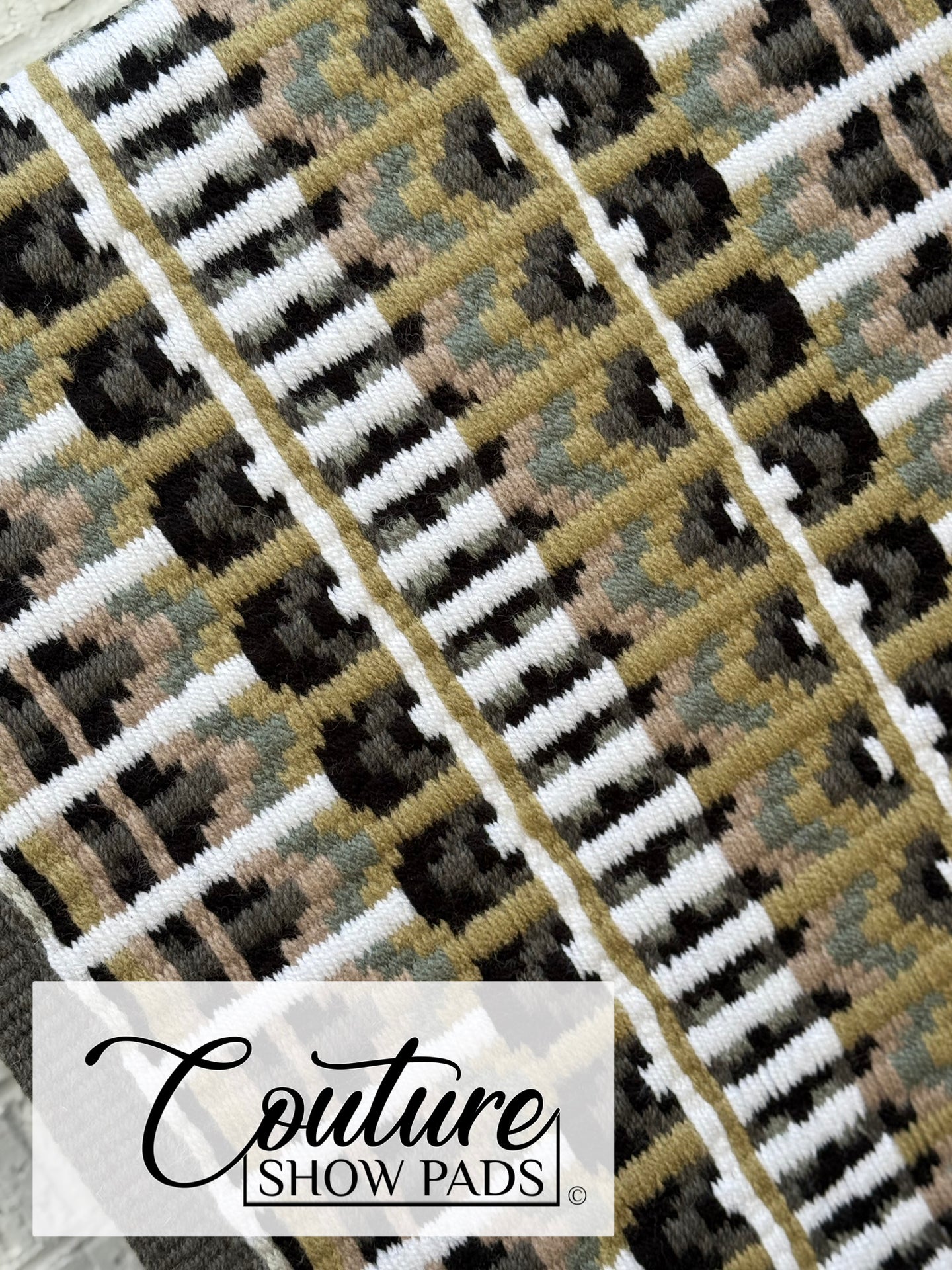 Moonstone Gleam Couture Show Pad